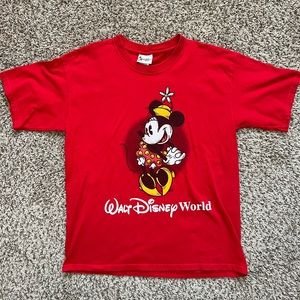Vintage Walt Disney World Minnie Mouse Red T-shirt. Size Medium. 90s Y2K